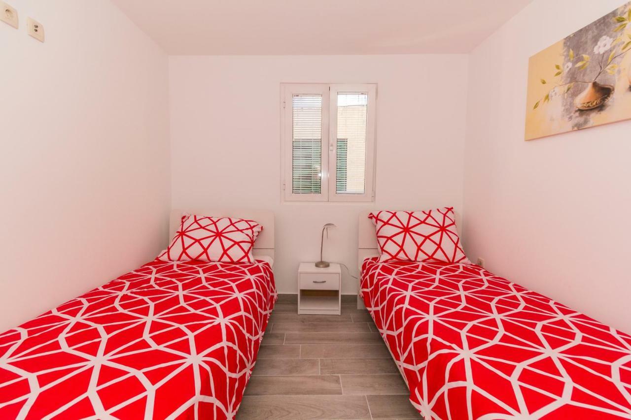 App Joly In Center Old Town Lägenhet Biograd Na Moru Exteriör bild